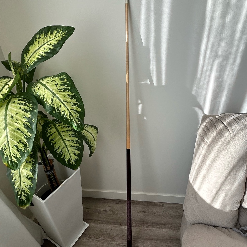 McDermott Cue Model MG04 - Custom "The Lake Show"- Celebrity Owned